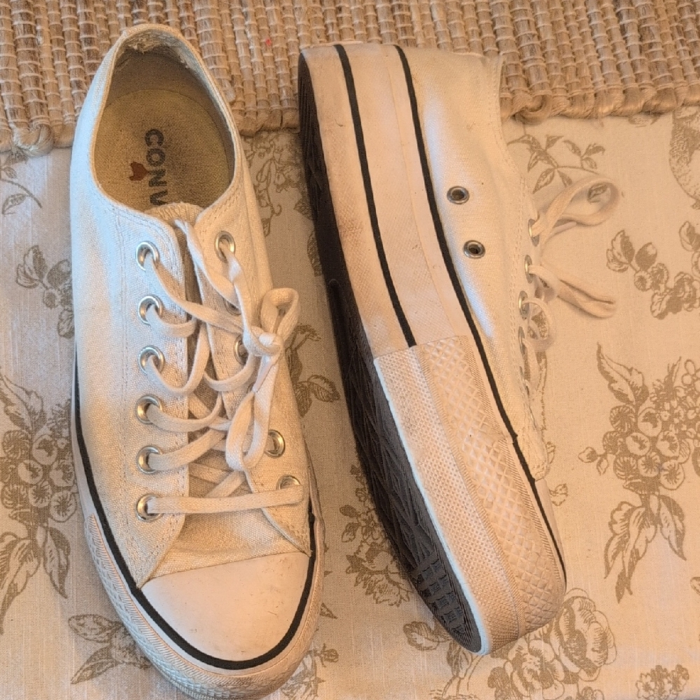 Converse Men's Off-White Canvas Sneakers